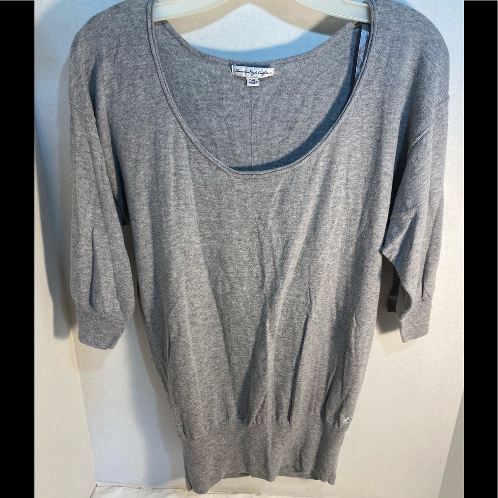 Ladies American Eagle Scoop Neck size medium top